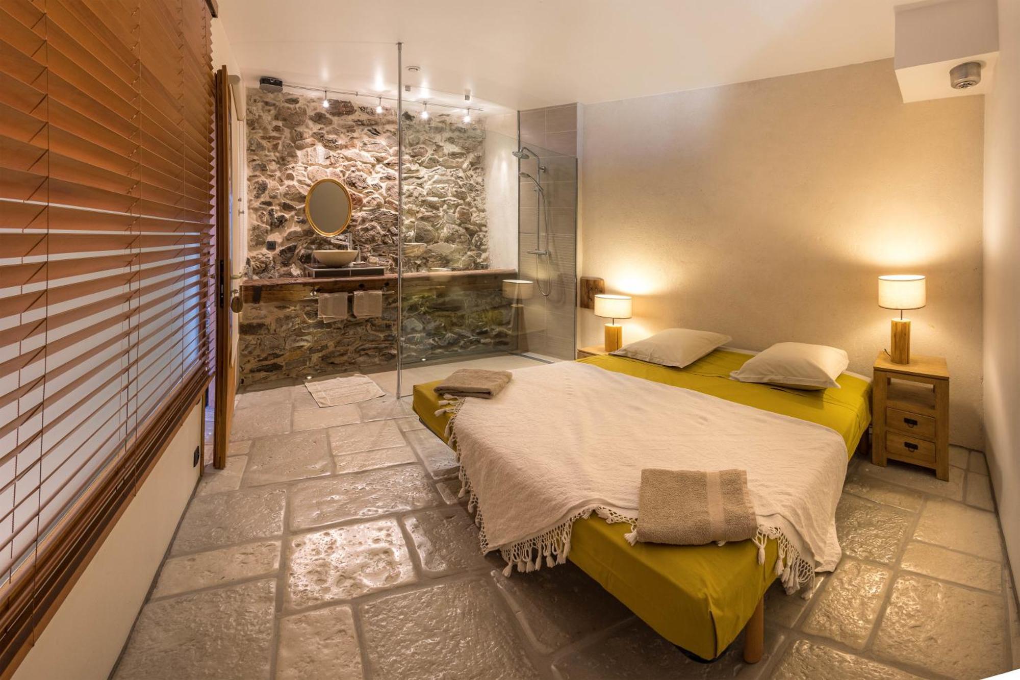 La Ferme De Beaute Bed & Breakfast Chateauroux-les-Alpes ภายนอก รูปภาพ