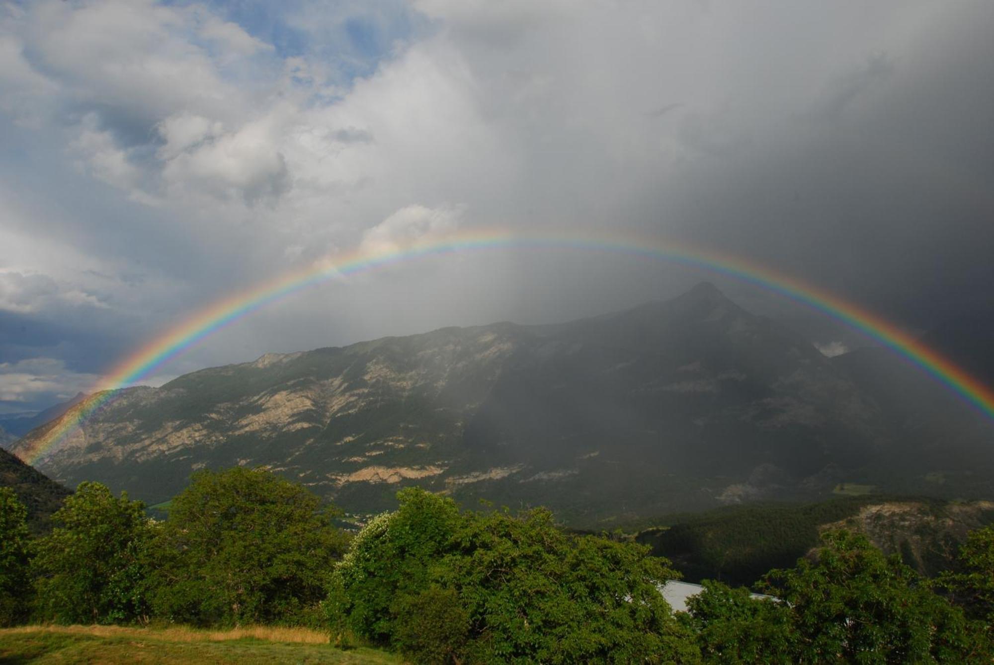 La Ferme De Beaute Bed & Breakfast Chateauroux-les-Alpes ภายนอก รูปภาพ