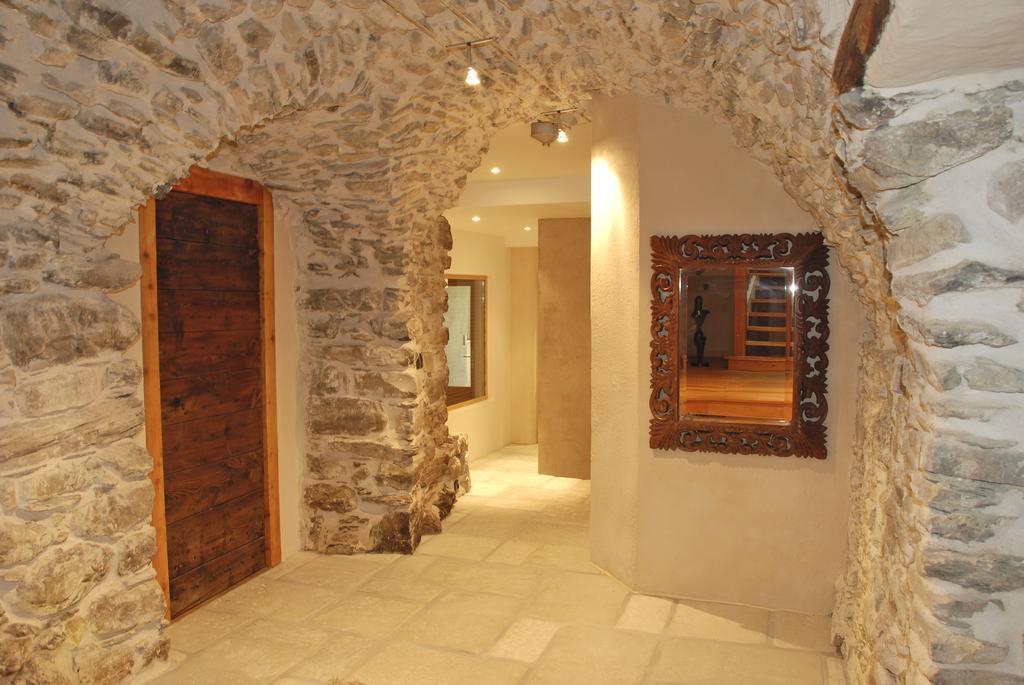 La Ferme De Beaute Bed & Breakfast Chateauroux-les-Alpes ภายนอก รูปภาพ
